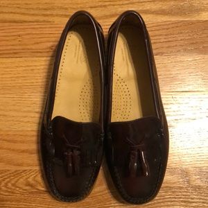 Burgundy Bass Weejuns Tassel Loafer NEVER WORN
